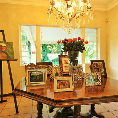 Vair'S Place Guest House In Sandton Paulshof - Apartment, Lux Suites & Spa Йоханнесбург Экстерьер фото