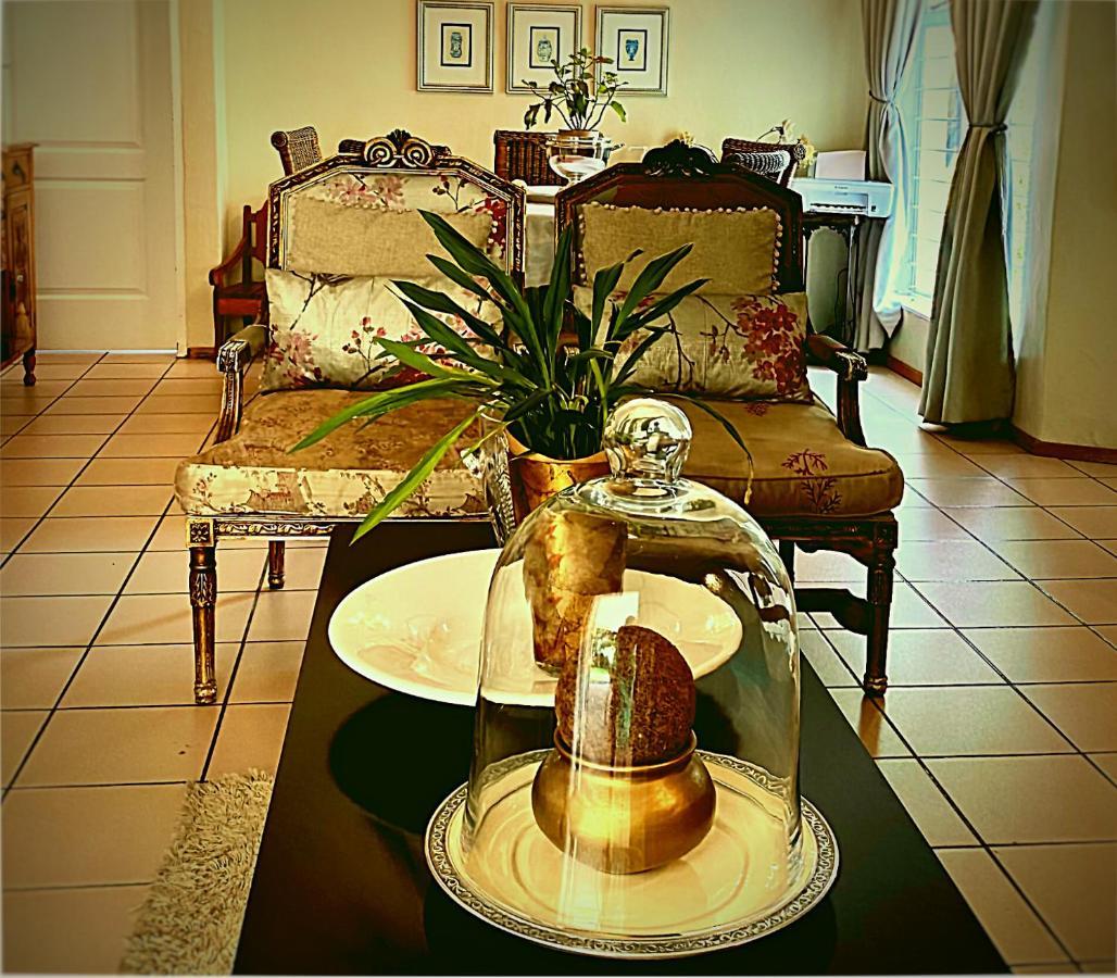 Vair'S Place Guest House In Sandton Paulshof - Apartment, Lux Suites & Spa Йоханнесбург Экстерьер фото