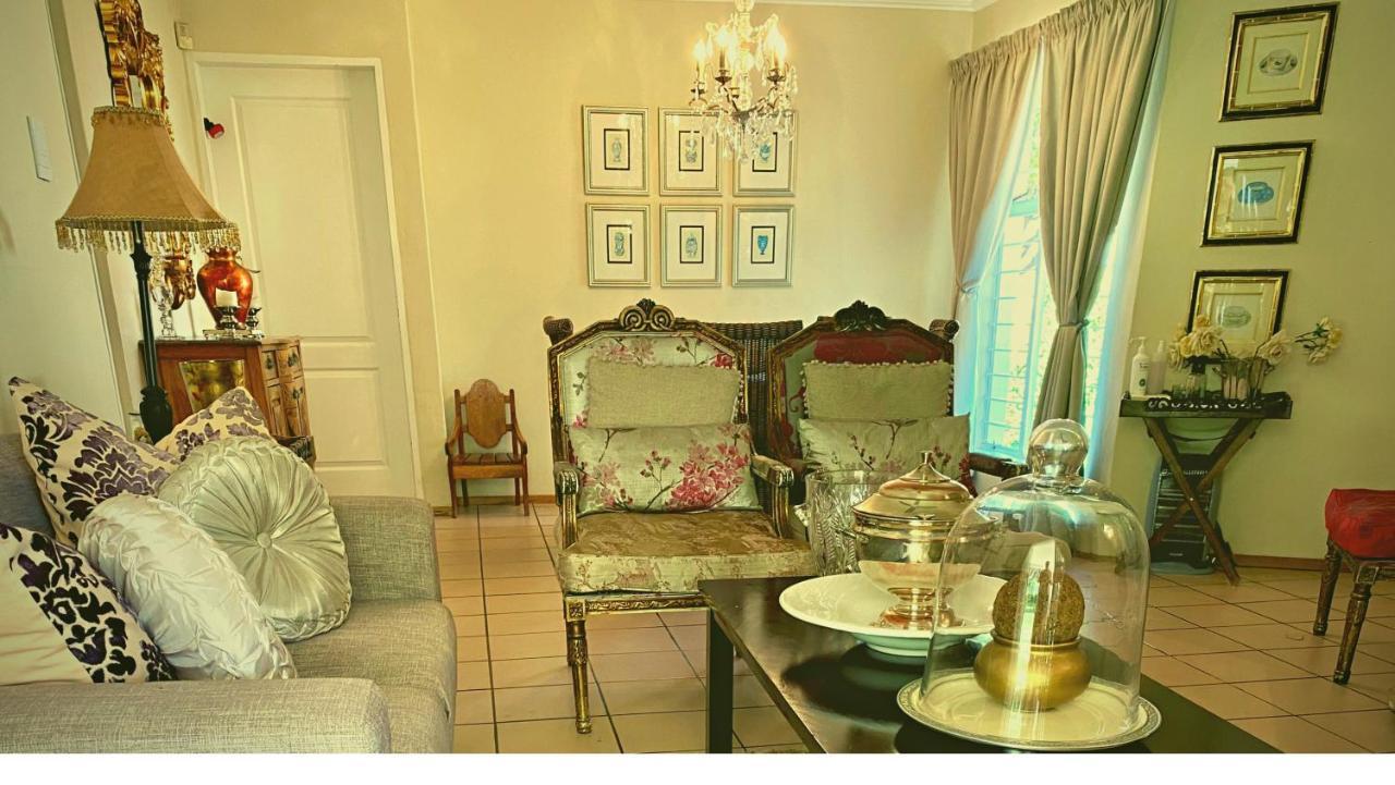 Vair'S Place Guest House In Sandton Paulshof - Apartment, Lux Suites & Spa Йоханнесбург Экстерьер фото