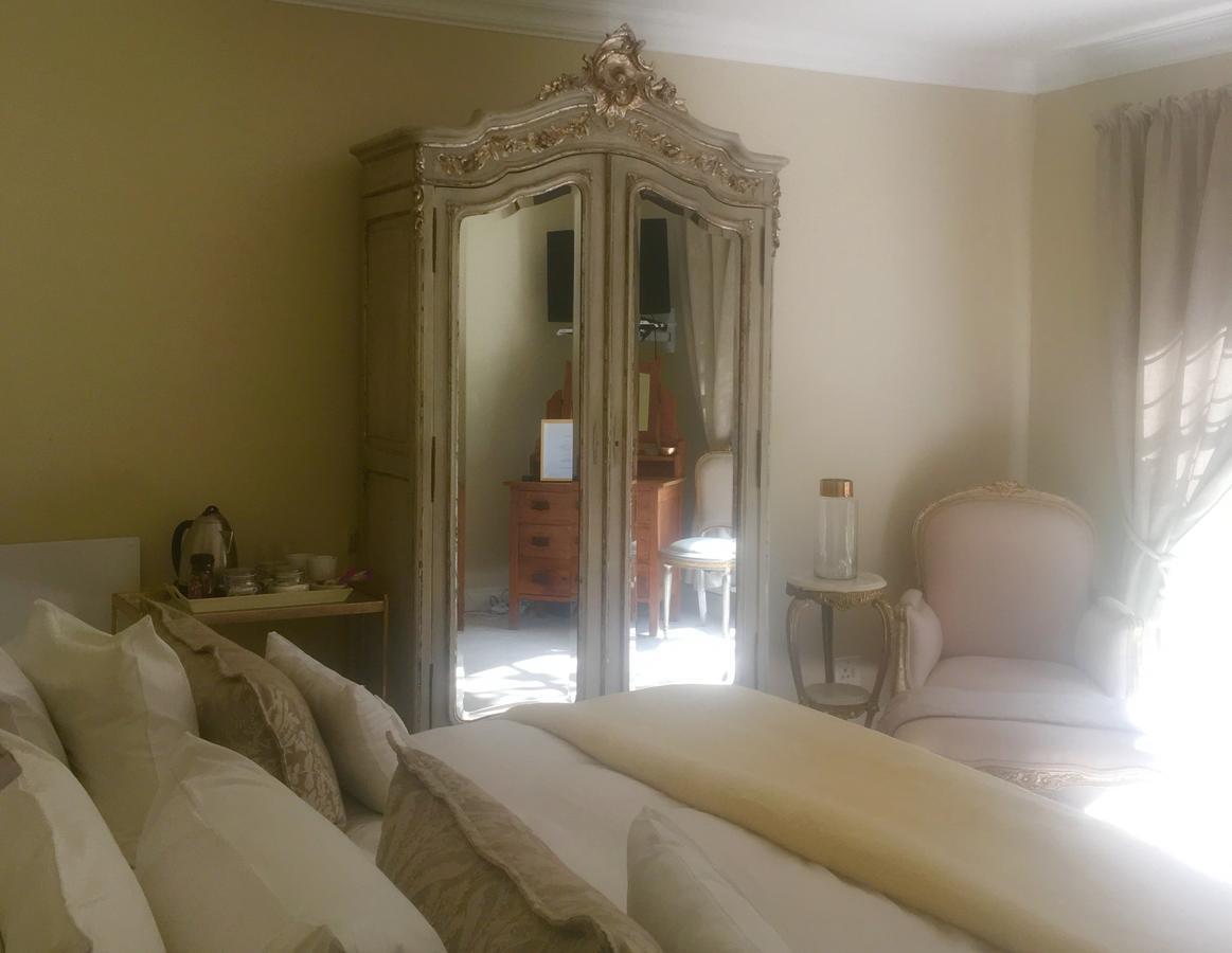 Vair'S Place Guest House In Sandton Paulshof - Apartment, Lux Suites & Spa Йоханнесбург Экстерьер фото
