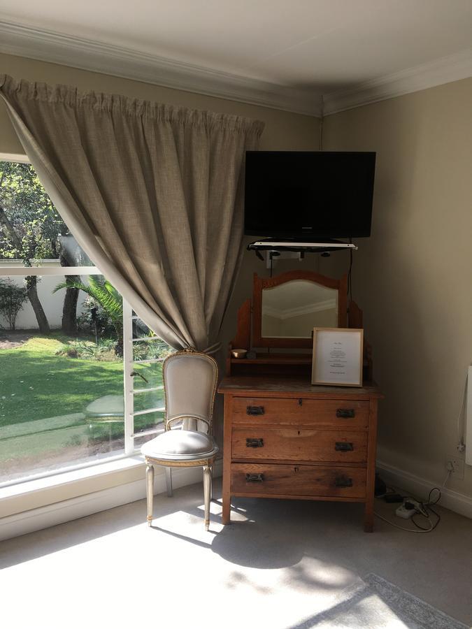 Vair'S Place Guest House In Sandton Paulshof - Apartment, Lux Suites & Spa Йоханнесбург Экстерьер фото