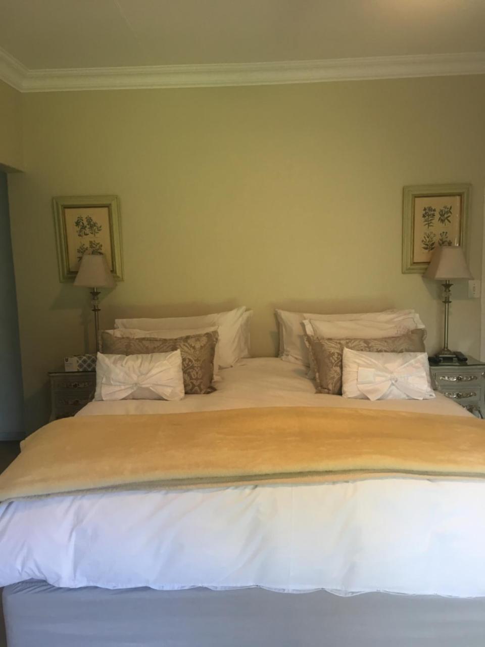 Vair'S Place Guest House In Sandton Paulshof - Apartment, Lux Suites & Spa Йоханнесбург Экстерьер фото