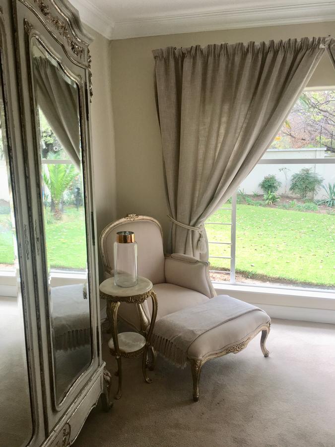Vair'S Place Guest House In Sandton Paulshof - Apartment, Lux Suites & Spa Йоханнесбург Экстерьер фото