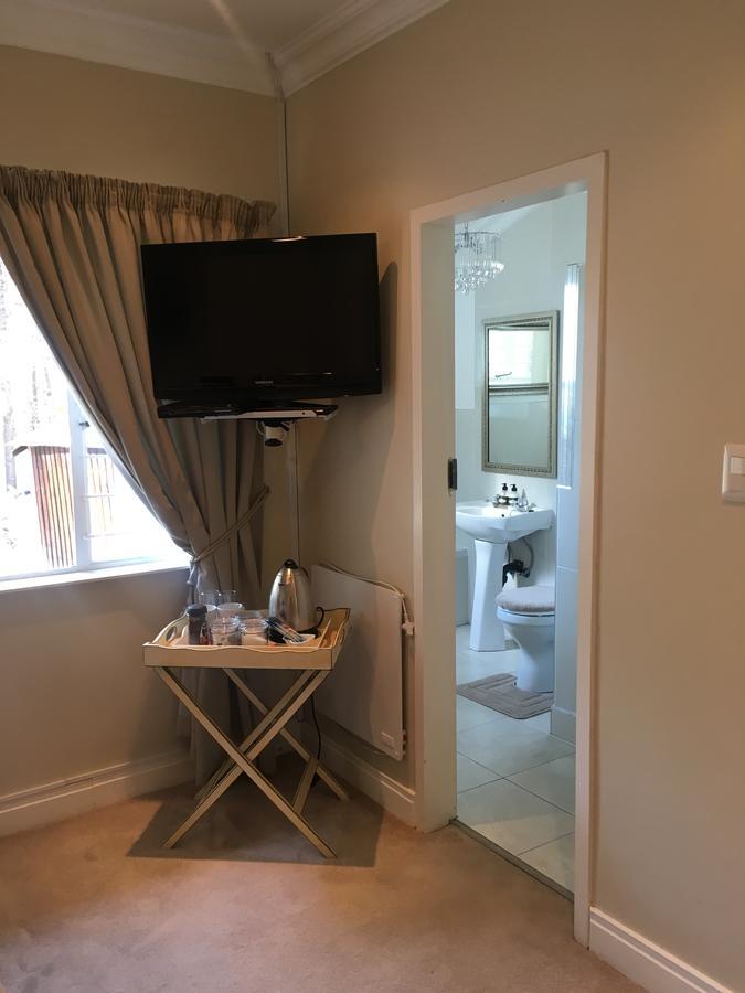 Vair'S Place Guest House In Sandton Paulshof - Apartment, Lux Suites & Spa Йоханнесбург Экстерьер фото