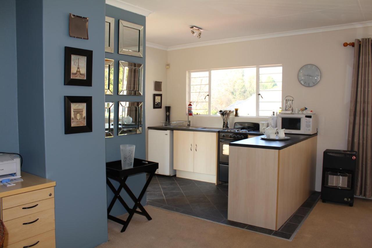 Vair'S Place Guest House In Sandton Paulshof - Apartment, Lux Suites & Spa Йоханнесбург Экстерьер фото