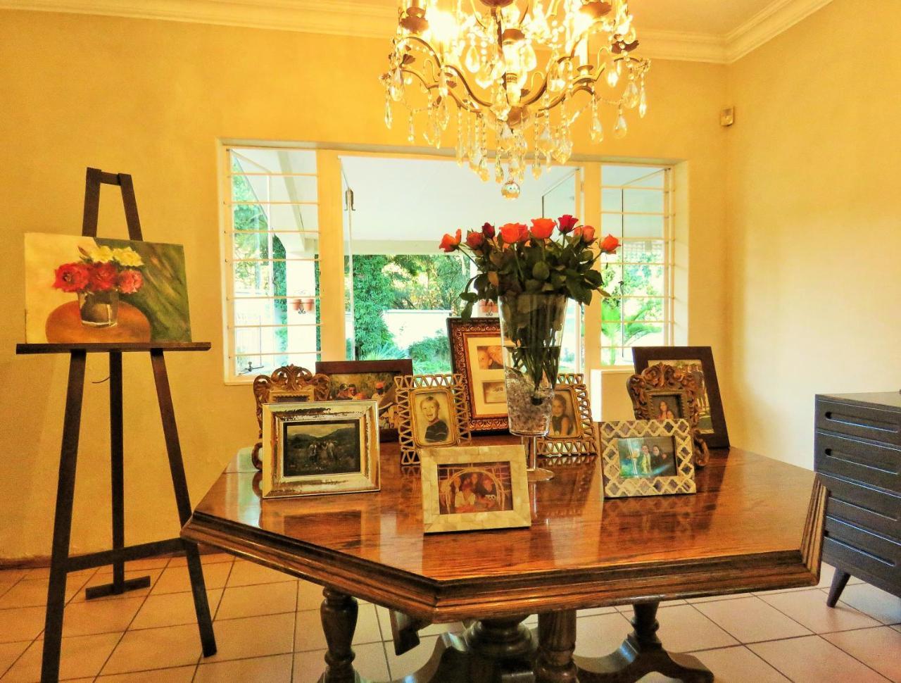 Vair'S Place Guest House In Sandton Paulshof - Apartment, Lux Suites & Spa Йоханнесбург Экстерьер фото