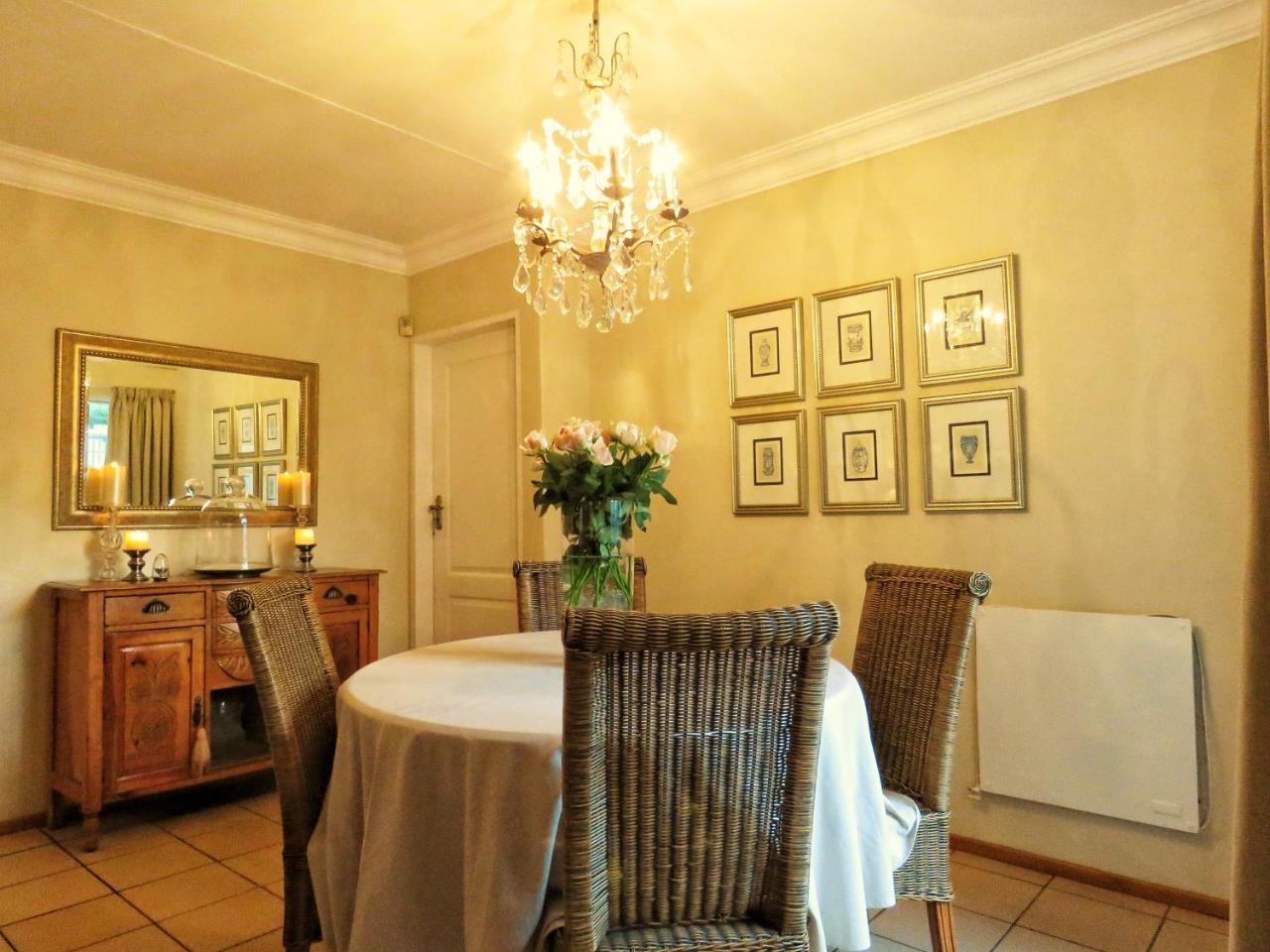 Vair'S Place Guest House In Sandton Paulshof - Apartment, Lux Suites & Spa Йоханнесбург Экстерьер фото