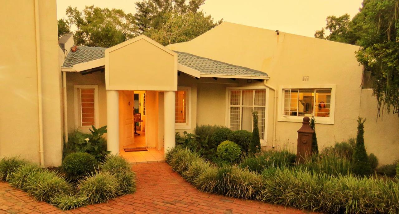 Vair'S Place Guest House In Sandton Paulshof - Apartment, Lux Suites & Spa Йоханнесбург Экстерьер фото